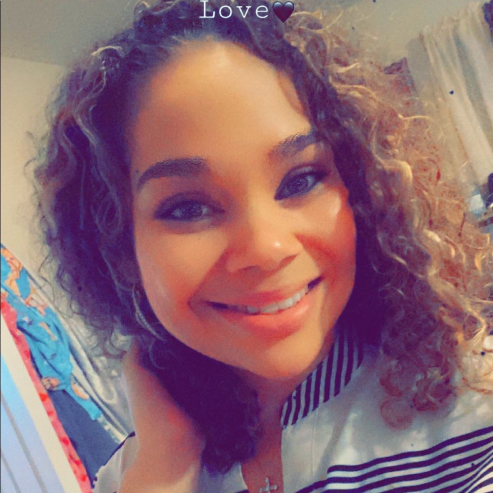 Meet your Posher, Mercedes